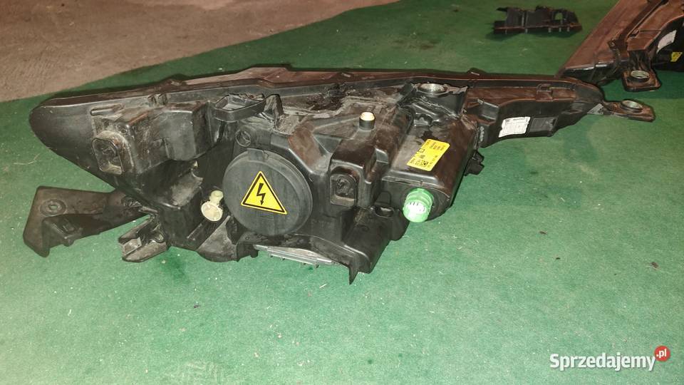 Reflektory przednie Maserati Levante SQ4 ksenony Lampy przednie Warszkowo