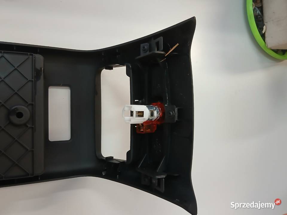 Tunel środkowy tył obudowa tunelu AUDI A6 C6 Szczerbice