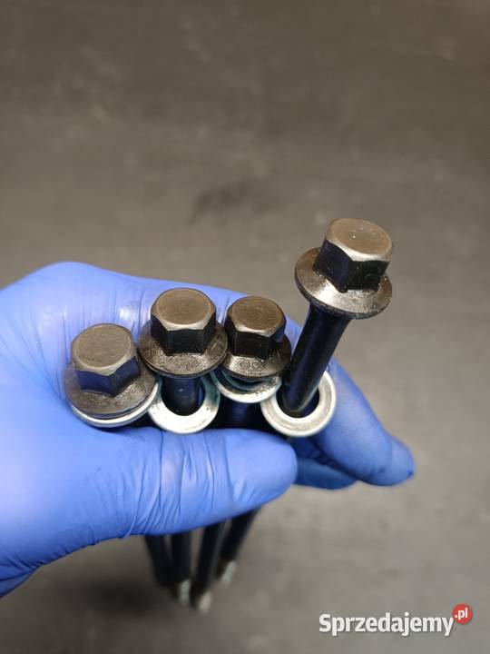 Szpilki szpilka śruba głowica cylinder silnik Gołaczewy
