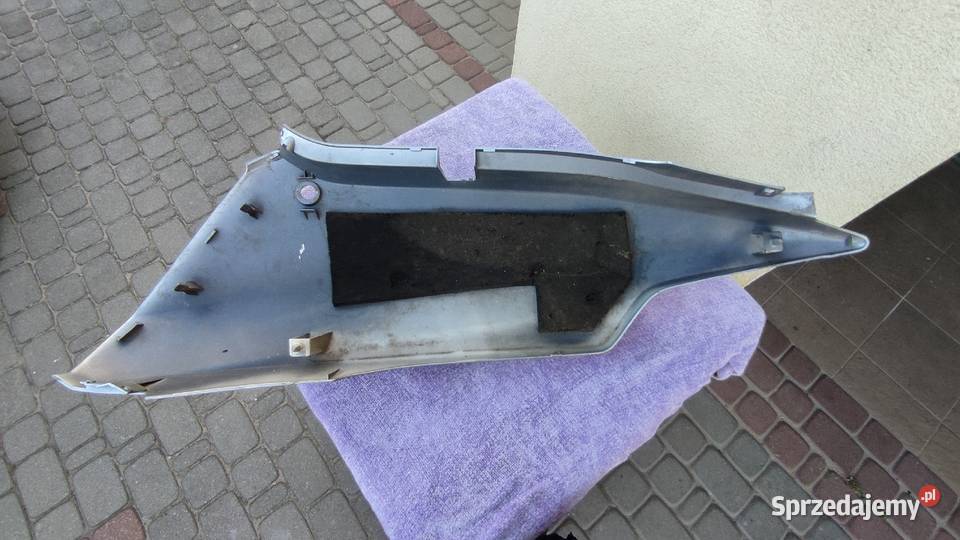Osłona boczna ogon Honda FJS 400 FJS 600 Księżyno