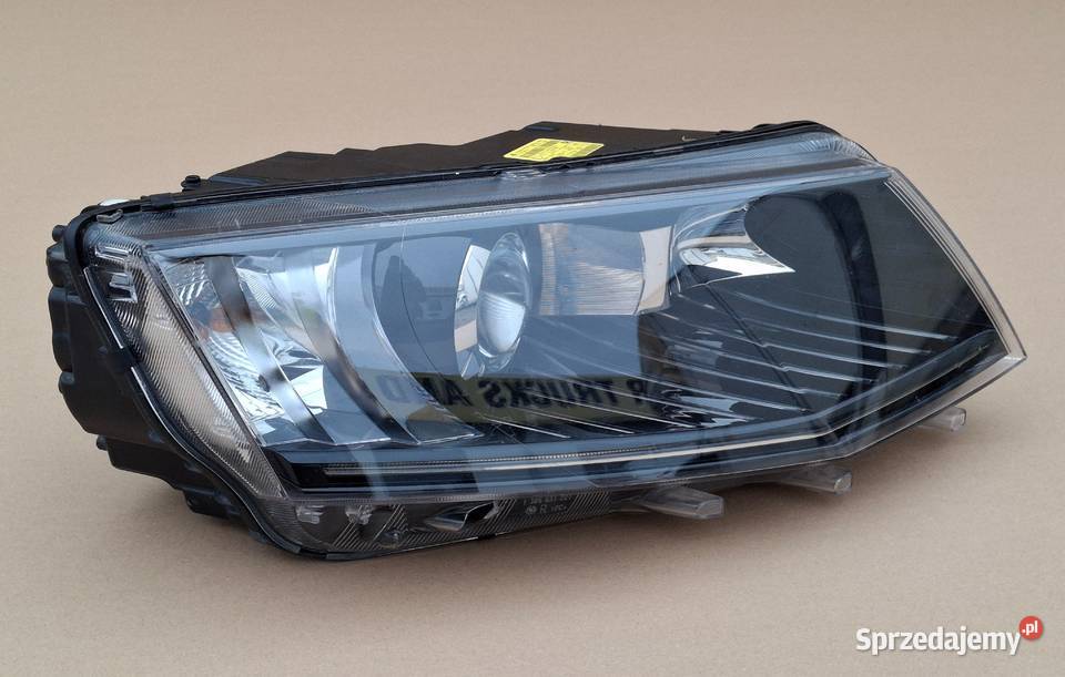 SKODA OCTAVIA 3 III REFLEKTOR PRAWY BIXENON LED osobowe Bieleń sprzedam