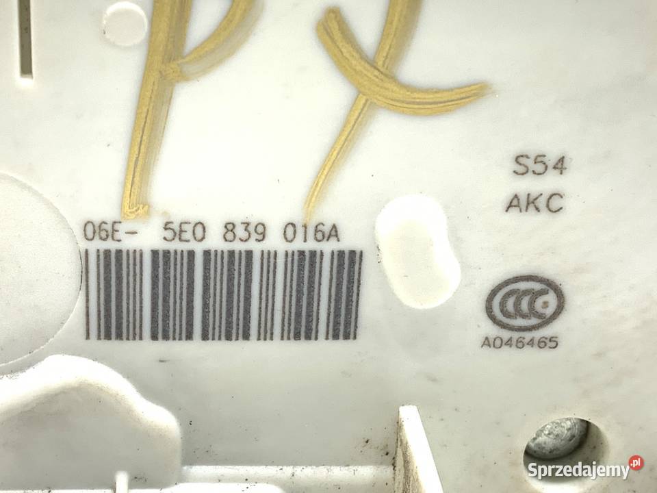 ZAMEK DRZWI PRAWY TYŁ SKODA RAPID Kombi podkarpackie