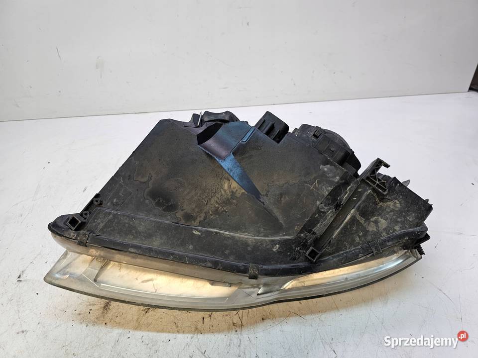 REFLEKTOR PRAWY AUDI A4 B7 8E0941004AJ EUROPA Przystajń