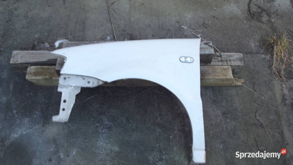VW Polo 2001r błotnik lewy
