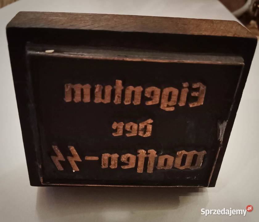 Niemiecki stempel Eigentum der Waffen SS Kraków