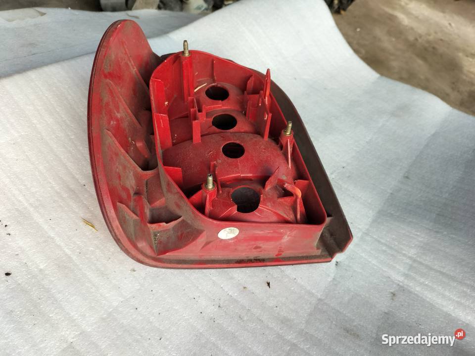 czerwona LAMPA PRAWA TYŁ POLO 6N Motoryzacja lubelskie