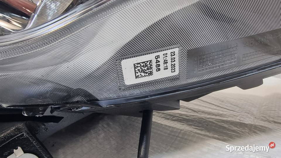 Opel Combo D lampa lewa przód 520868580E Lampy przednie Lampy przednie