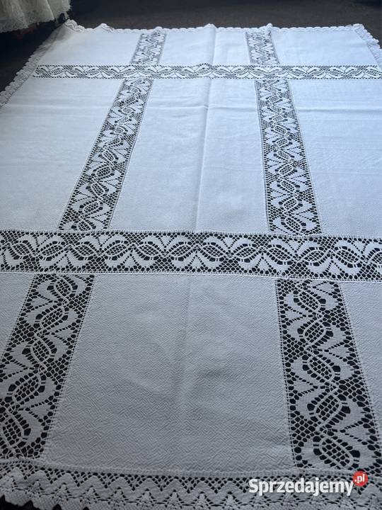 Obrus biały z koronkami Zabrze