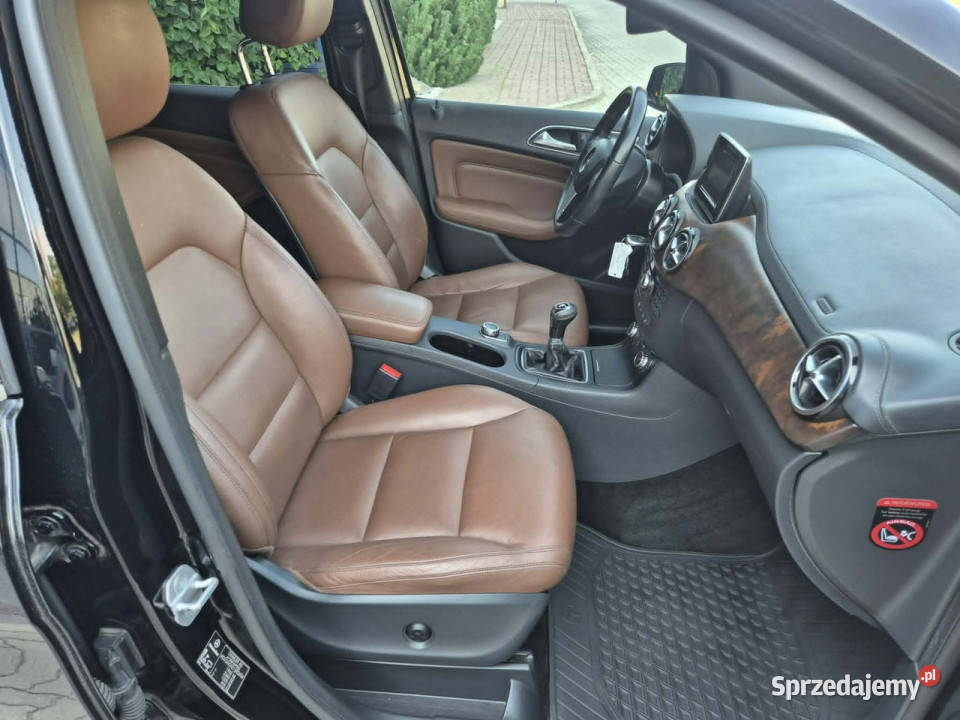 Mercedes B 200 brązowe skóry Harman Kardonel światła do jazdy dziennej Warszawa