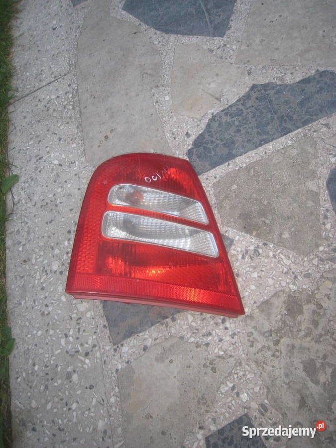 Lampa lewa tylna lewy tył Skoda octavia Octawia osobowe sprzedam