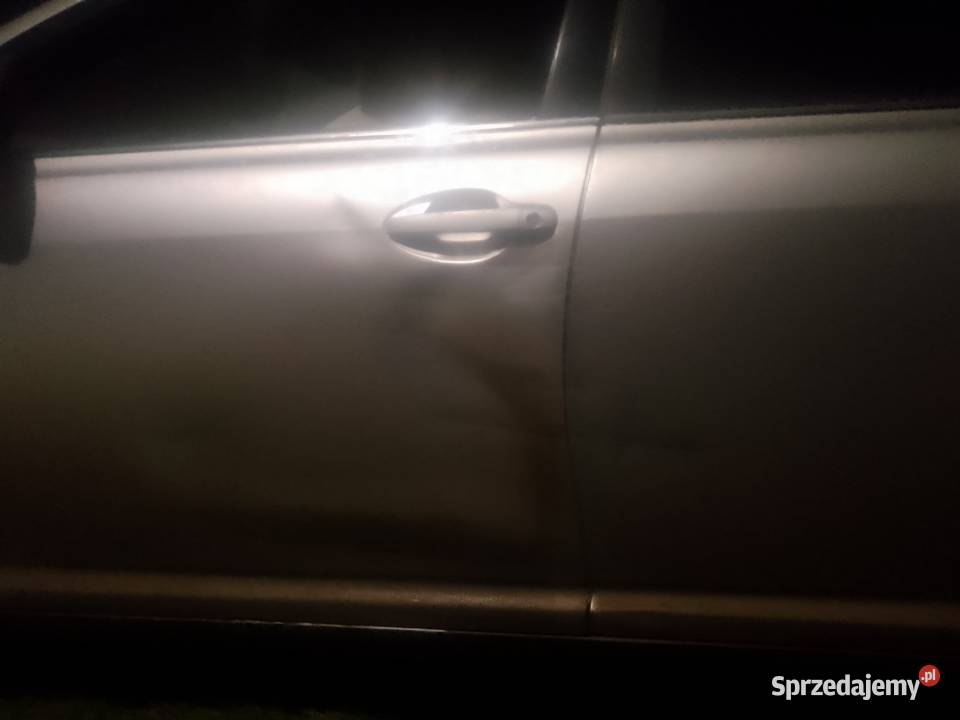 Avensis Toyota diesel samochód osobowy