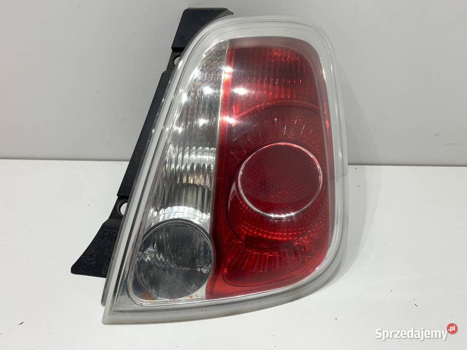 LAMPA PRAWY TYŁ FIAT 500 Hatchback ŚWIATŁO TYLNA Lampy tylne sprzedam