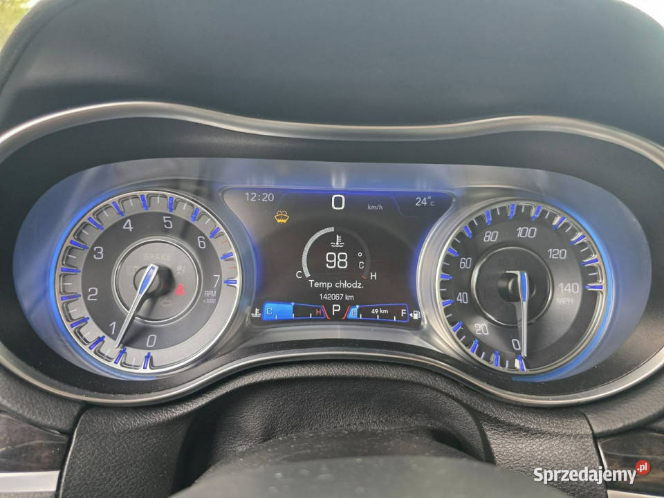 Chrysler 300C 36 Benzyna 286 Skóra Alu 22 Kamera Rok produkcji 2018