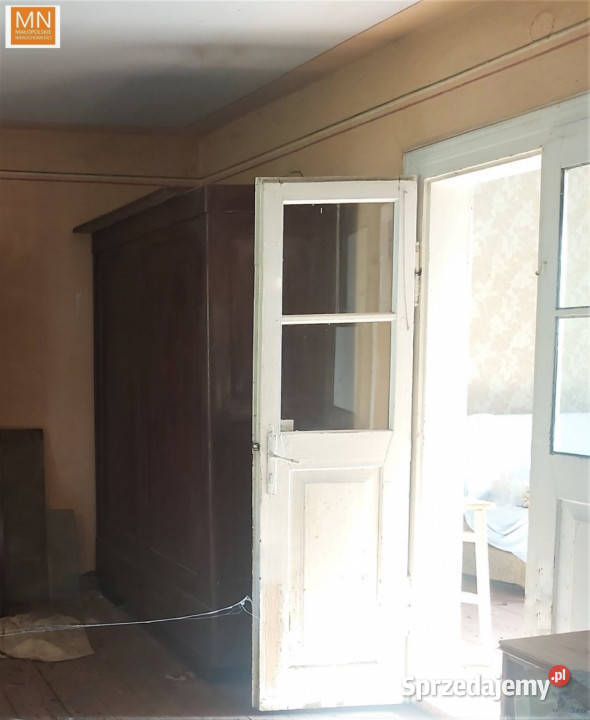 sprzedaży domu wolnostojącego 100 metrów