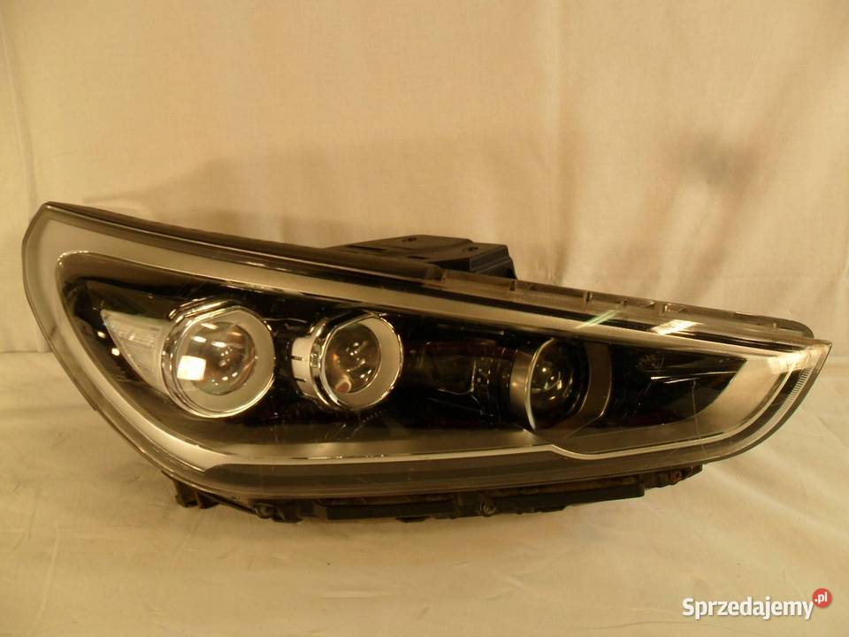 REFLEKTOR PRZÓD STRONA PRAWA HYUNDAI I30 osobowe