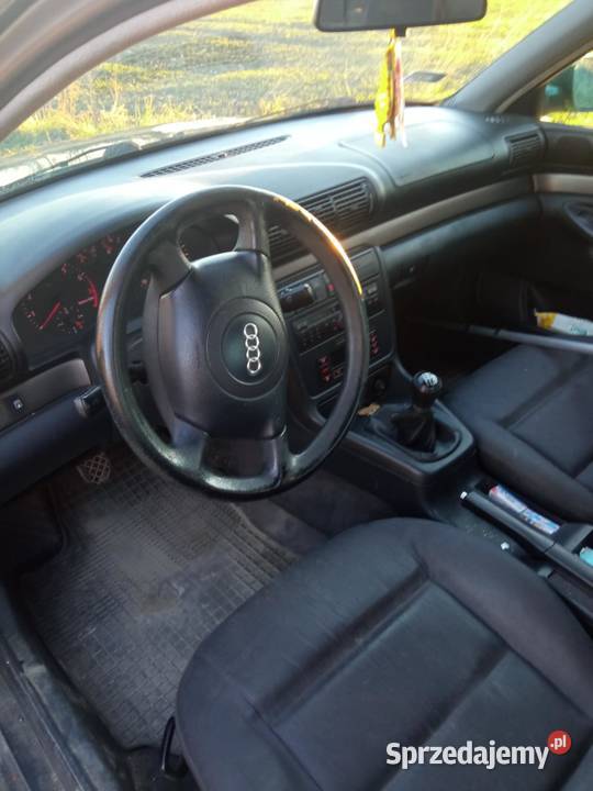 AUDI A4 B5 16 BG uszkodzony Nowe