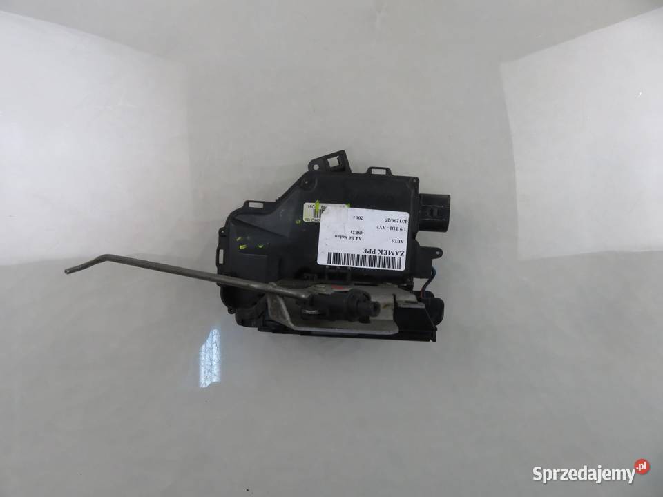 ZAMEK PRAWY PRZEDNI AUDI A4 B6 8E1837016C małopolskie