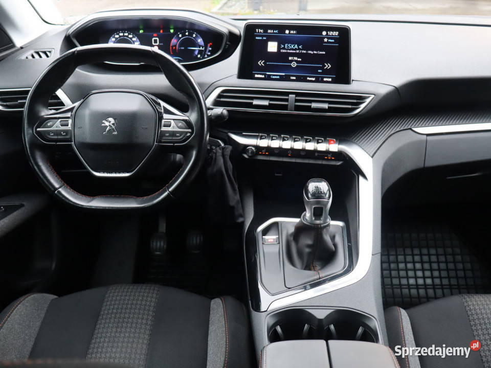 Peugeot 3008 12 PureTech asystent pasa ruchu Katowice