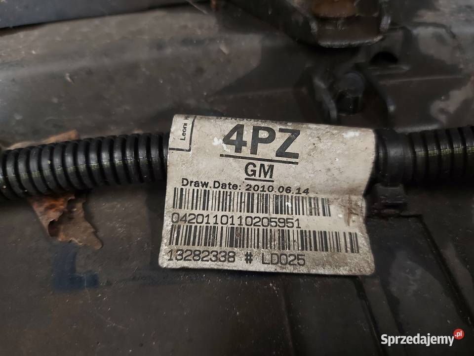 OPEL ASTRA J zderzak przód 13264403 Kielce