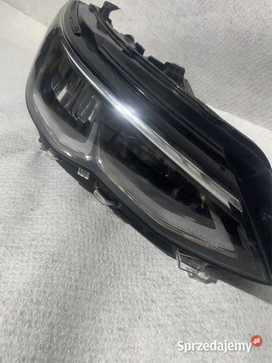 Lampa prawa VW Golf VIII Full Led 19