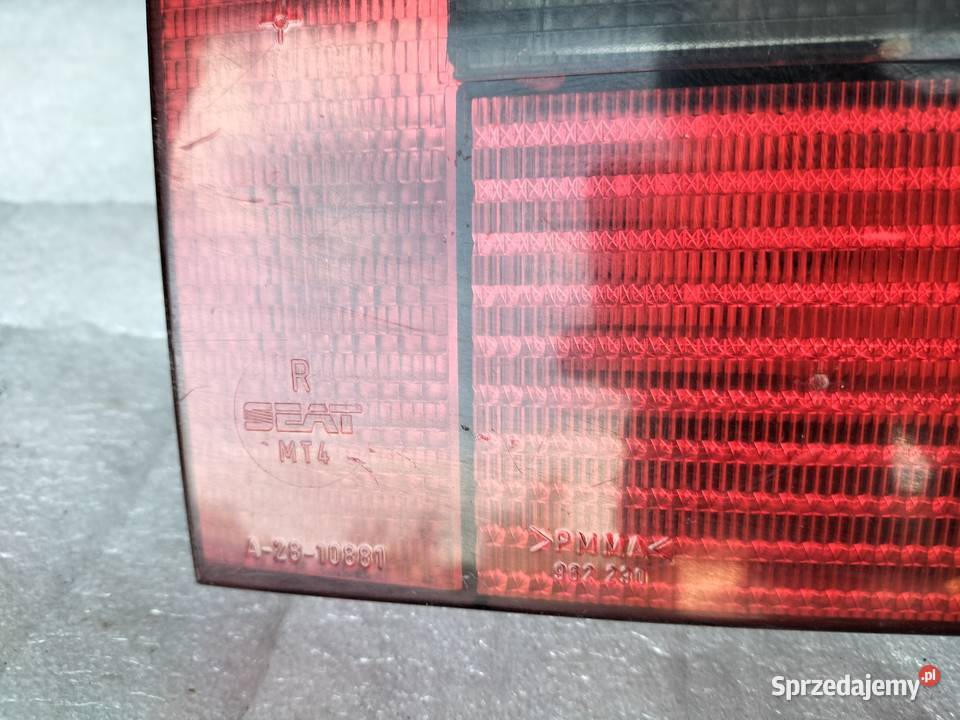SEAT IBIZA 2 LAMPA TYLNA TYŁ PRAWA A2810881 Oświetlenie sprzedam