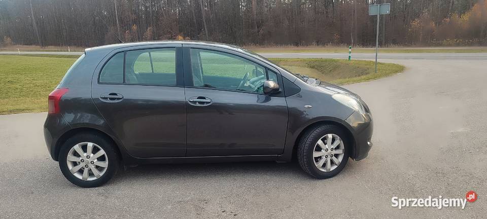 Toyota Yaris 13 benzyna hakczujniki parkowania Yaris Lipsko