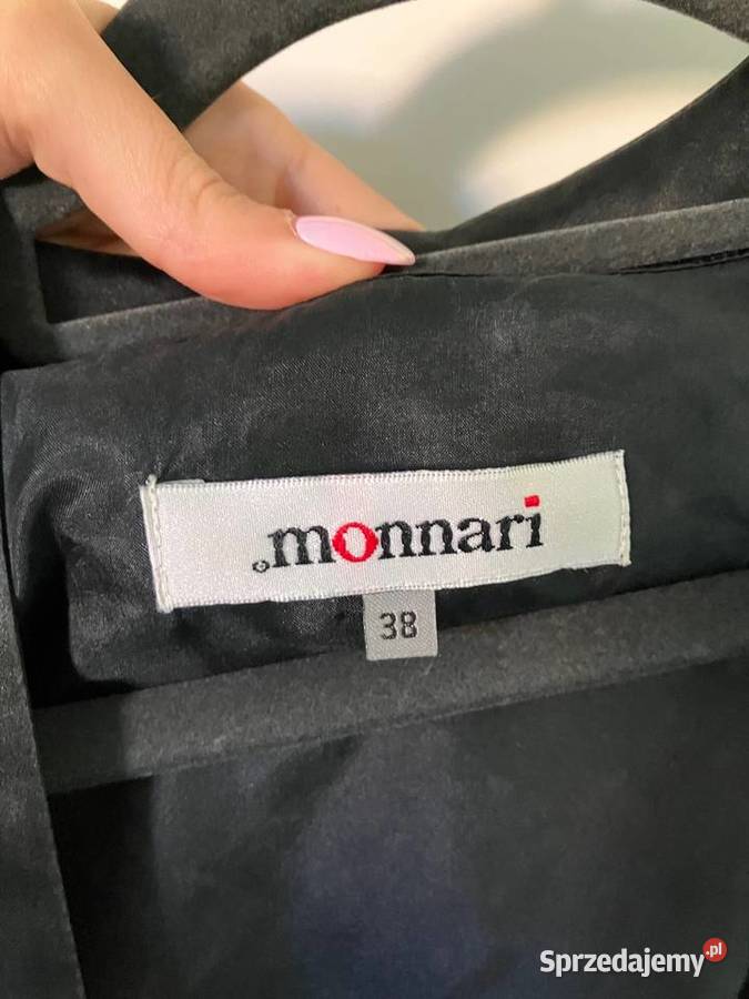 Piękna czarna jedwabna midi sukienka Monnari Spódnice i sukienki Nisko