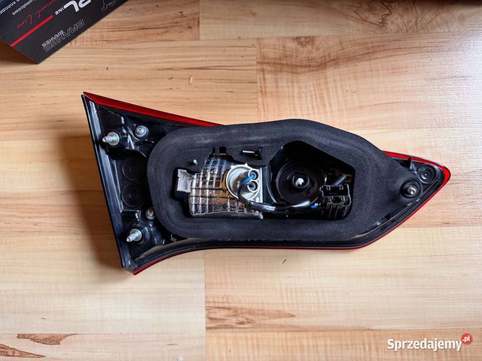 Lampa prawy tył w klapę Yaris III POLIFT 1420 osobowe Brzesko