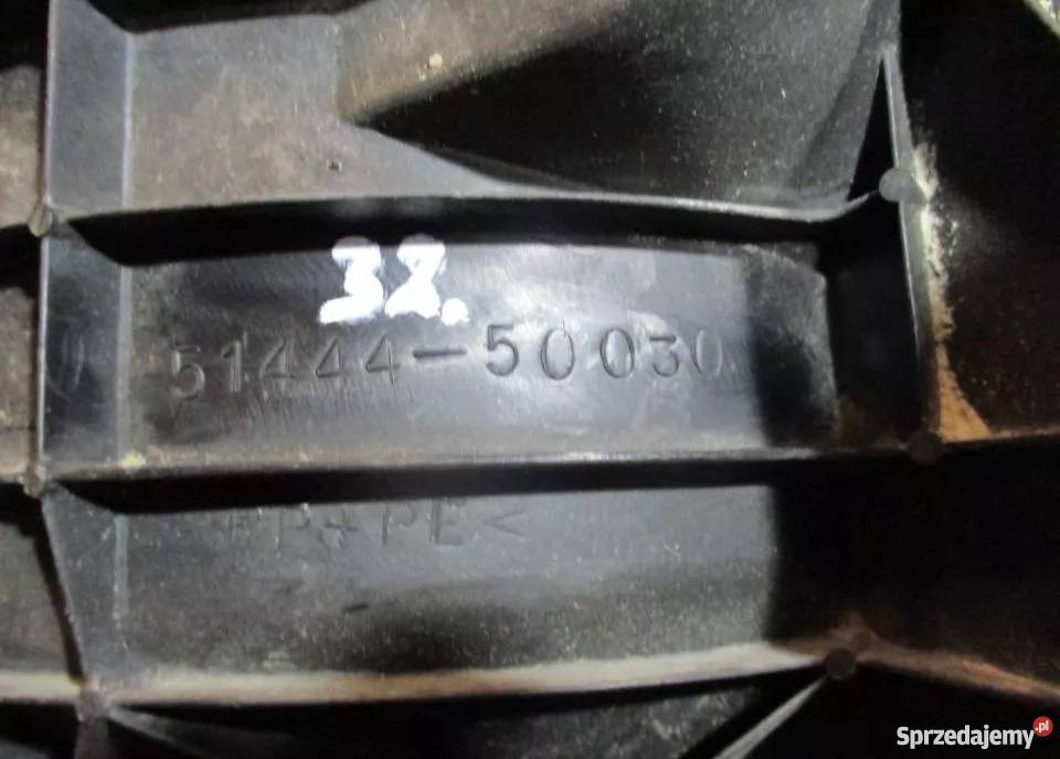 ELEM PLASTIKOWE ŚRODEK LEXUS IS 250 IS250 0513 Nowy Tomyśl