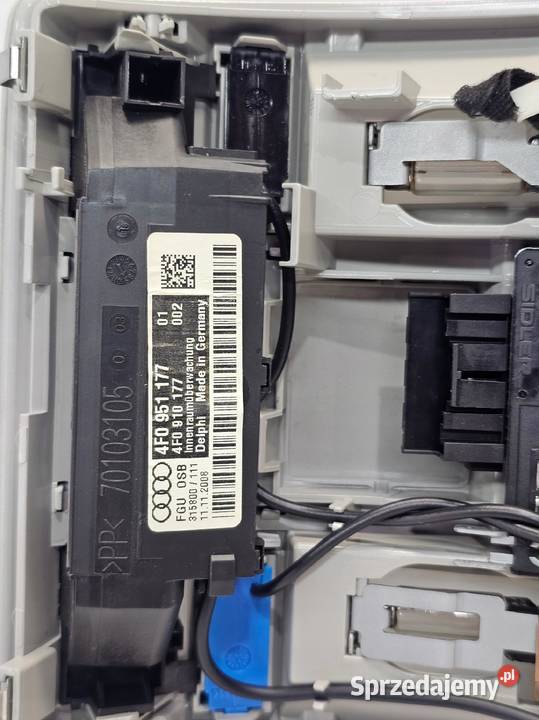 LAMPKA OŚWIETLENIE KABINY AUDI A6 C6 4F0947135BQ osobowe Przystajń