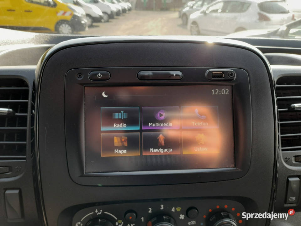 Opel Vivaro Nawigacja czujniki parkowania manualna Lipiany