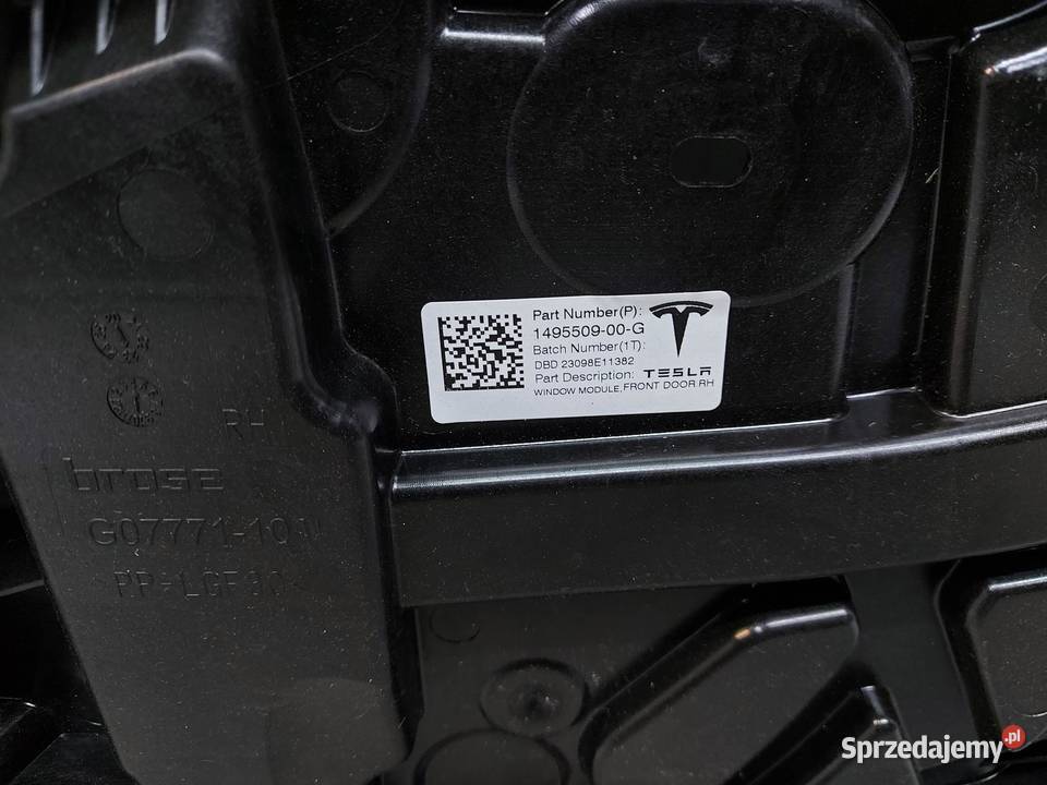 TESLA MODEL Y 2023r Mechanizm podnośnik drzwi sprzedam