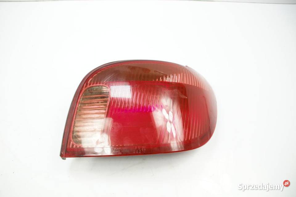 LAMPA PRAWA TYŁ TOYOTA YARIS