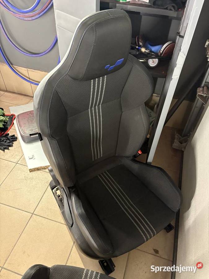 Fotel Renault Megane 4 GT prawy sim racing