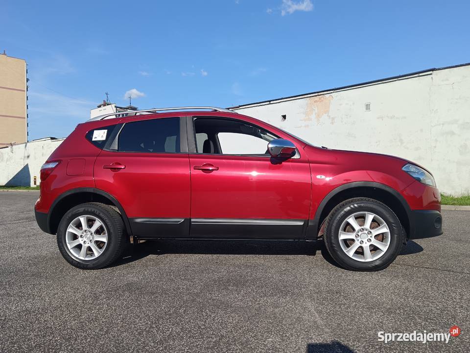 Nissan Qashqai 4x4 skóra panorama bordo metalic MP3
