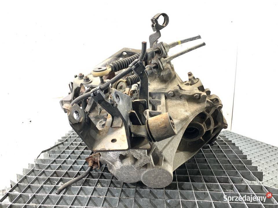 SKRZYNIA BIEGÓW TOYOTA YARIS II 13 87 0514