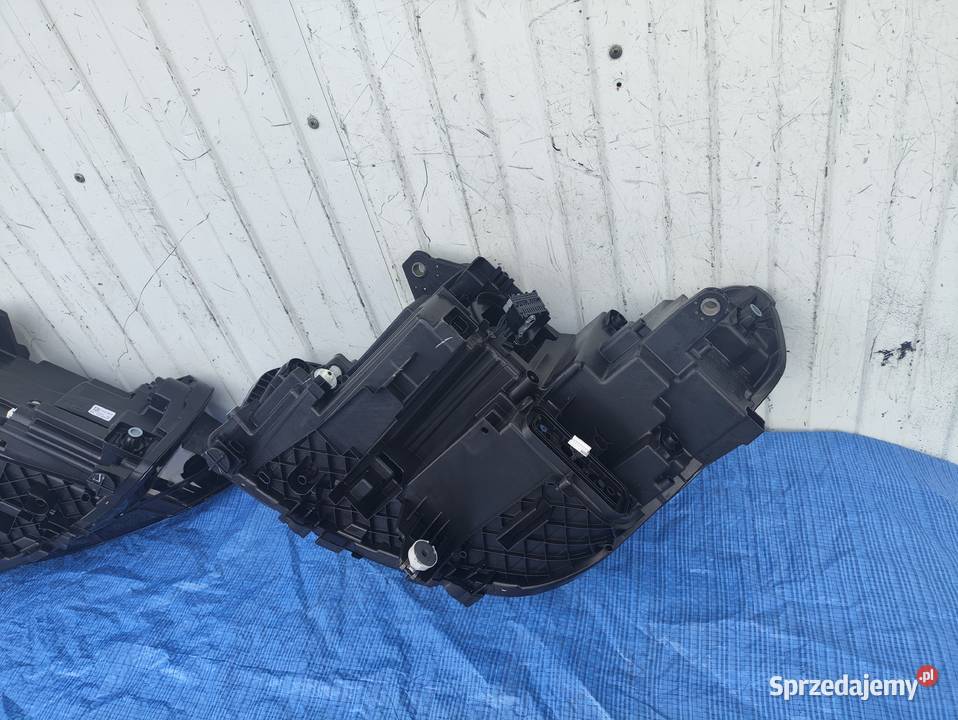 BMW X1 U11 FULL LED LAMPA PRZÓD osobowe Wałcz sprzedam