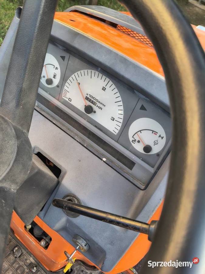 Traktorek 4x4 Kubota Aste A19 Hinomoto CX19 pług Blizne