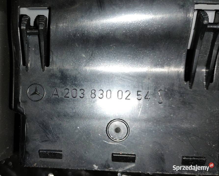 Mercedes Cklasa W203 20 129 kratka nawiewu prawa osobowe Jelenia Góra