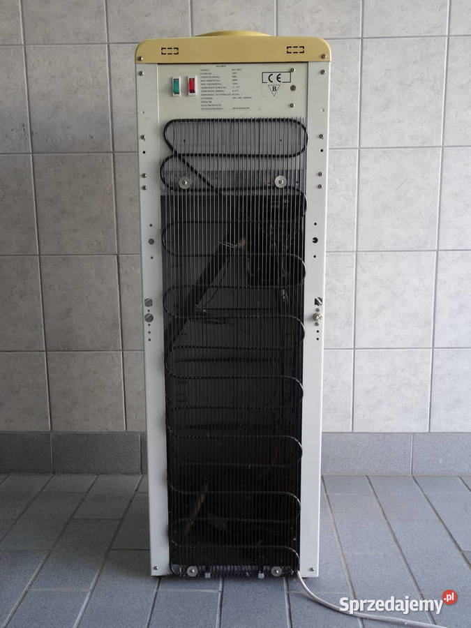 Dystrybutor wody ciepłej i zimnej