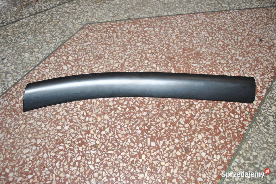 Dekor ozdobny deski rozdzielczej pod poduszką Poręba