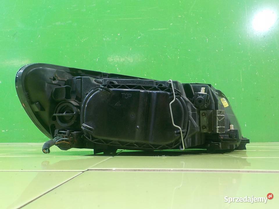 VOLVO C30 25T5 07r 3D lampa lewa przod 30657174