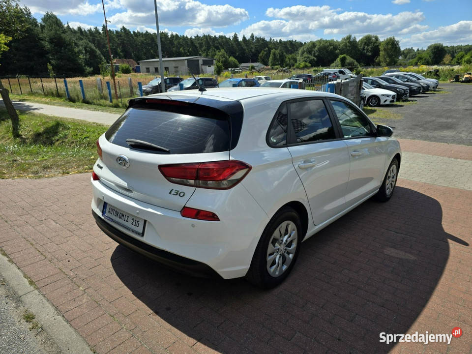Hyundai i30 Hyundai i30 14 benzyna z gazem Salon Zarejestrowany w Polsce sprzedam