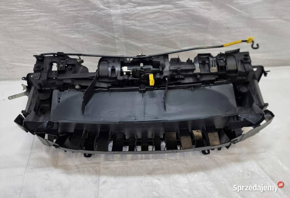 FORD FIESTA MK8 11 PAS PRZÓD PRZEDNI WZMOCNIENIE