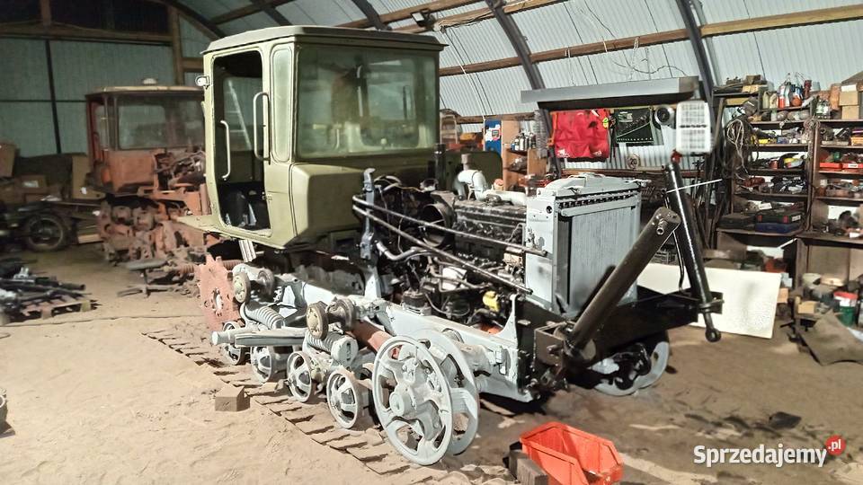 ciągnik gąsienicowy dt 75 det 75 spycharka spych Bryski