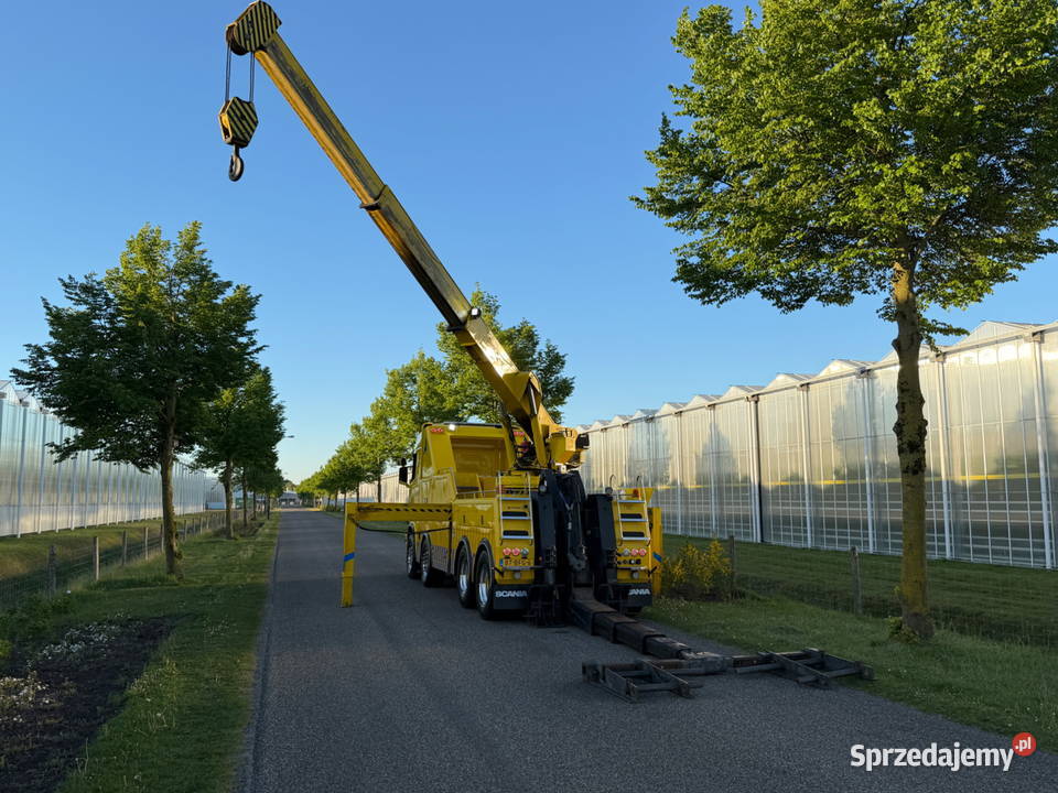 Holownik 8x4 Scania R560 pomoc drogowa mazowieckie Warszawa