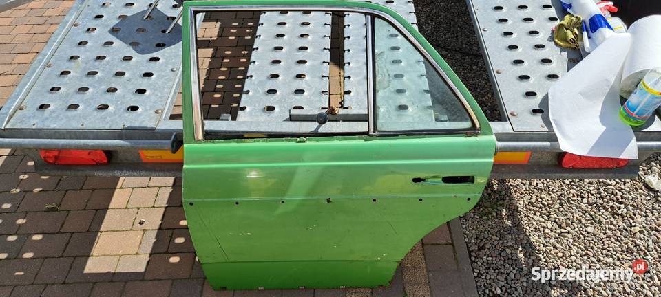 Drzwi lewe tylne Mercedes W123 sedan Luzino sprzedam