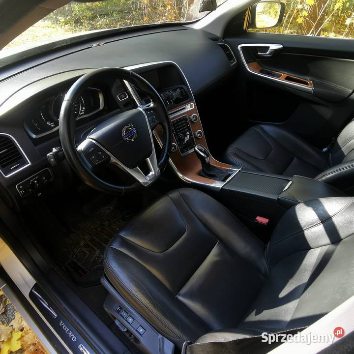 Volvo XC 60 T5 AWD 2016r 245 Inscription stan benzyna Modliborzyce