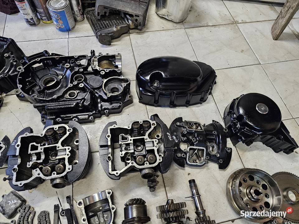 Suzuki VL 800 silnik części vl800 wałek kapa Jelenia Góra