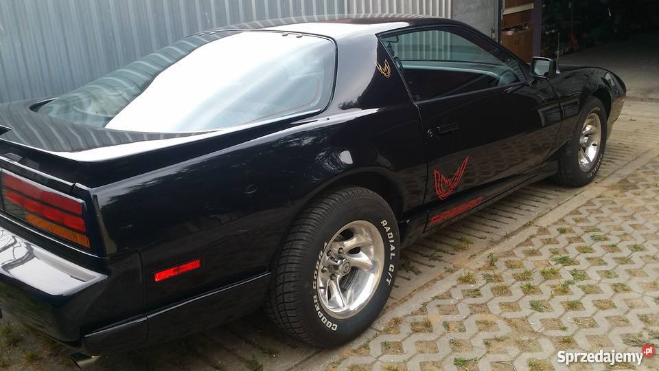 PONTIAC FIREBIRD CZARNY Rok produkcji 1992 Rzeczyce